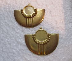 Vintage Art Deco old studio stock stamped raw brass jewelry/earring components, 12mm round setting space,  39mm by 32mm, 2mm top loop for hanging,  1 pair. Some cleaning/polishing may be required. You will receive 1 pair of vintage  Art Deco stamped raw brass earring/jewelry drop components like the pieces seen in the photos with this listing. Jewelry Earring, Art Deco Earrings, Art Deco Jewelry, Brass Jewelry, Brass Earrings, Raw Brass, Vintage Art Deco, Jewelry Crafts, Vintage Art