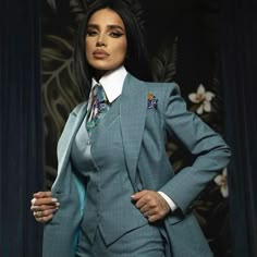 Boss Attire, Girls In Ties, Moda Afro, Women Wearing Ties, Woman In Suit, Work Flow, Woman Suit Fashion