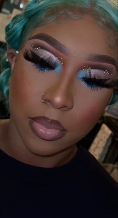 Christmas Simple Makeup, Makeup Ideas Douyin, Beabadoobee Makeup, 2000 Makeup, Make Up For Black Women, Christmas Makeup Looks