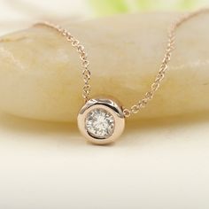 Bezel Necklace Diamond, Solitaire Necklace Diamond, Diamond Necklace Simple, Diamond Pendant Jewelry, Diamond Pendants Designs, Bezel Necklace, Solitaire Necklace, Diamond Solitaire Necklace