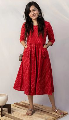 Stylish brick red roohi ikat dress with front pockets Cotton Frocks For Women, Feeding Dresses, Frock Models, Cotton Dress Pattern, Simple Frock Design, Ikkat Dresses, Long Gown Design, Casual Frocks, Simple Frocks