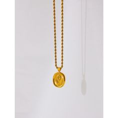 This Braided Gold Chain Scrolled Metal Flower Pendant Necklace features a unique and eye-catching flower pendant design inlay that combines the classic elegance of gold and the modernity of a metal scroll design. Its high-quality construction and exquisite detail make it a timeless and luxury piece. Details Item Type: Fashion Necklaces Metal Type: Stainless Steel+Gold Plated Chain Length: 40.5+6.0cm Elegant Statement Necklace, Round Pendant Necklace, Casual Jewelry, Waterproof Jewelry, Flower Pendant Necklace, Metal Flowers, Stunning Necklace, Pendant Design, Metal Necklaces