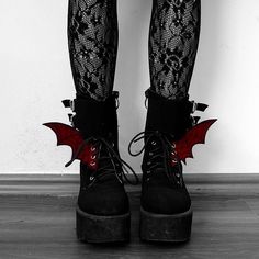 Wings For Shoes, Bat Shoes, Shoe Wings, Shoes Gothic, Purple Gothic, Halloween Shoes