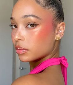 Sunset Blush Makeup Ideas, sunset blush makeup, blush trends, sunset blush trend, pink blush, orange blush, coral blush Summer Beach Makeup Looks, Summer 2024 Makeup Trends, Sunset Makeup Looks, Sunset Highlights, Milani Conceal And Perfect