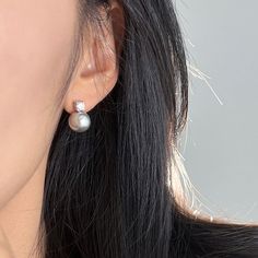 Female Niche Retro Personality And Minimalism Earrings Round Pearl Earrings, Grey Pearl Earrings, Classy Earrings, White Pearl Earring, Luxury Diamonds, Pearl Grey, Pearl Stud Earrings, New Classic, Watch Necklace