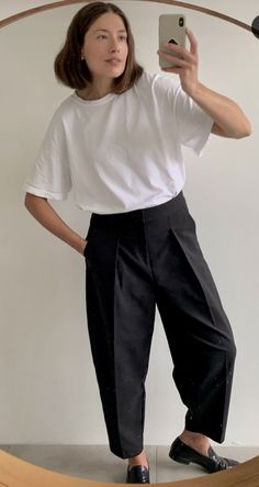 Queer Business Casual Summer, Androgynous Office Wear, Androgynous Beach Outfits, Summer Outfits Androgynous, Androgynous Summer Outfits, Classic Summer Outfits, Normcore Fashion, Wife Style, Women Outfit