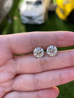 This is amazing diamond earring stud  lab grown diamond cvd it is set in solid 14k white, yellow, rose gold FREE SHIPPING AND 30 DAYS RETURNS DIAMOND DETAILS : diamond wight : 4 carat  2 carat each  color: e clarity: vs1 type: lab grown diamond cvd mm: 8.2 shape: round brilliant cut gold metal: 14k white, yellow ,rose gold any jewelry comes with certificate and box this diamond pendant can be a gift for mom, wife, fiancée, girlfriend, valentine, daughter, family or friend. It is a special gift f White Lab Grown Diamond Earrings With Vs Clarity, Gia Certified Lab Grown Diamond Earrings, White Round Cut Diamond Earrings For Gift, Gia Certified Round Cut Lab Grown Diamond Earrings, 2ctw Diamond Stud Earrings, Gia-certified Round Cut Lab-grown Diamond Earrings, Gold Diamond Earrings With Vs Clarity, Round Cut, Valentine's Day Diamond Cut Round Diamond Earrings, White Diamond Earrings With Vvs Clarity, Round Cut