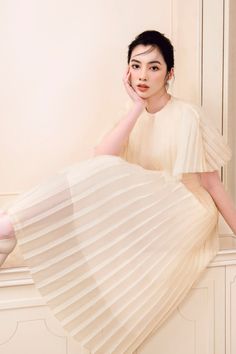 Elegant Beige Pleated Dress, Feminine Cream Chiffon Dress, Beige Short Sleeve Chiffon Dress, Elegant Beige Pleated Dress For Spring, Elegant Cream Dress With Pleated Waist, Cream Pleated Evening Dress, Beige Pleated Wedding Dress, Beige Pleated Dress For Wedding, Beige Pleated Dress For Party