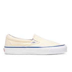 Vans Og Classic Slip On Lx Sneakers 100% - Authentic Fabric - Canvas Color - Classic White Retail - $70 Solid Canvas Upper. Vulcanized Construction For Board Feel. Vans' Signature Waffle Tread Pattern For Grip. Low Profile Shoe. Vans Logos On Side And Heel. Style Vn0a45jk0rd All Sales Final. We Ship Same Day Or Next! Contact Me If You Have Any Questions And I'll Get Back To You Quickly. Vans Classic Black, Hi Top Vans, Vans Chukka Low, Vans Old Skool Low, Embroidered Heels, White Sneakers Men, Vans Logo, Black And White Sneakers, Black Vans