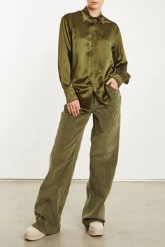 Luxurious silk fabric Elegant drape Classic collared shirt Buttons down Crisp yet elegant silhouette Wear with Leather Sweatpants | Moss PLEASE NOTE, ALL SALE ITEMS ARE FINAL SALE Leather Sweatpants, Elegant Drapes, Collared Shirt, Ulla Johnson, Button Up Shirt, Silk Fabric, Up Shirt, Sale Items, Final Sale