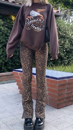 Doc Martens Outfit, Wardrobe Goals, Chique Outfits, Winter Trends, Indie Outfits, Hell Yeah, Fashion Streetwear, 2000s Fashion