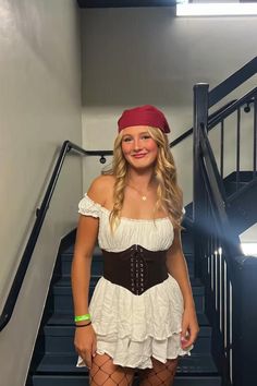 DIY Halloween Costumes Halloween Costumes Women Creative, Hot Halloween, Inspo Fits, Halloween Coustumes, Pirate Halloween Costumes