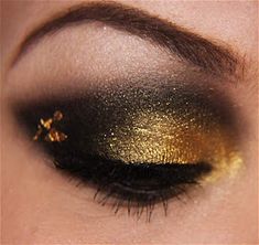 Makeup your Jangsara: Tutorial: Emma Watson Black & Gold Black And Gold Eyeshadow, Bronze Smokey Eye, Black Eye Makeup, Gold Makeup Looks, Gold Eye Makeup, Black Eyeshadow, Gold Eyeshadow, Gold Makeup