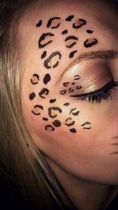 Animal Print Halloween Makeup, Halloween Animal Face Makeup, Leopard Makeup Halloween Kids, Diy Cheetah Makeup, Kids Cheetah Makeup, Cheetah Cat Makeup, Cheetah Face Paint Women, Leopard Face Makeup Halloween, Cheetah Costume Women Halloween Makeup