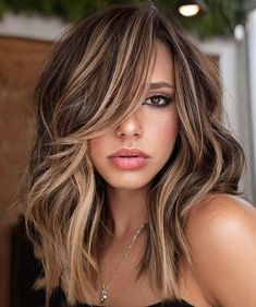 Trendy Summer Haircut Ideas for 2024 - woman-trend.com Freehand Balayage Brunette, Simple Special Occasion Hair, Multi Dementional Brunette, Before And After Dark To Light Hair, Warm Bayalage Light Brown Hair, Alex Hall Hair, Dark Hair Blonde Balayage, Reverse Bayalage, Carmel Brown