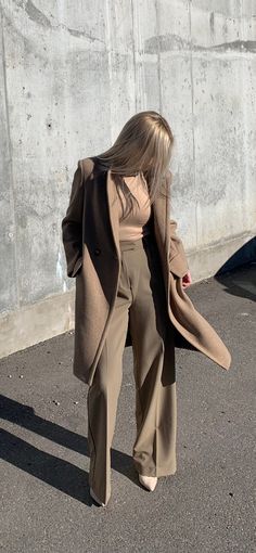 Elegant Oversized Beige Wool Coat, Neutral Long Wool Coat For Fall, Elegant Beige Wool Coat Solid Color, Elegant Beige Wool Coat, Beige Oversized Wool Coat With Lapel Collar, Oversized Beige Wool Coat For Fall, Beige Long Wool Coat, Elegant Oversized Brown Wool Coat, Oversized Wool Outerwear In Solid Color