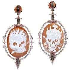 Spooky but gorgeous looking skull shell cameo Earrings with full and rose cut diamonds around. 18K: 17.19g Diamond: 3.05ct SHELL CAMEOS:32.95 Skull Cameo, Diamond Gold Earrings, Earrings Multiple, Diamond Skull, Yellow Gold Diamond Earrings, Cameo Earrings, Gold Skull, 18k Gold Earrings, Diamond Dangle Earrings