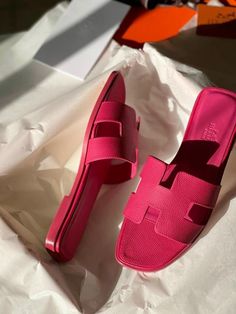 #luxurious#aesthetic #hermes #dior #slippers Dior Slippers, Pink Hermes, Hermes Sandals, Heels Slippers, Hermes Style, Pretty Sandals, Shoes Heels Classy, Fashion Shoes Sandals