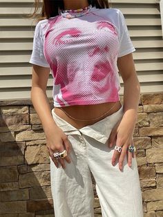 Size: M 00s Streetwear, Gothic Shorts, Trendy Crop Tops, Slim Fit Crop Top, E Girl, Y2k Clothing, Pink Crop Top, Crop Top Outfits, Short Sleeve T Shirt