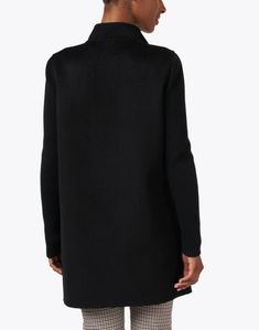 This timeless black coat by Kinross is a perfect example of the brand's understated, elegant aesthetic. Crafted from soft luxurious cashmere and wool blend, this topper has an open front and ribbed long sleeves. The easy, refined silhouette drapes beautifully for a universally flattering fit. Style yours with a sweater dress for a chic workwear edit. Chic Workwear, Elegant Aesthetic, Cashmere Coat, Fit Style, Black Wool, Black Coat, Wool Blend, Work Wear, Sweater Dress