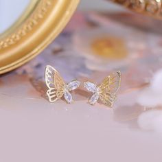 💎 Materials: 14k Gold Electroplated - more durable than regular platings Sterling Silver Earring Posts - Hypoallergenic Cubic Zirconia Earrings Packaging, Trendy Stud Earrings, Butterfly Stud Earrings, Color Butterfly, Butterfly Earrings Stud, Girl Jewelry, Earring Posts, Butterfly Earrings, Silver Earring