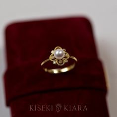 Vintage French Lace Natural Freshwater Pearl Ring, 14K Real Gold Ring, Classic Four Leaf Clover Clutch Moissanite Diamond Ring, Promise Ring DETAILS ♡⃛ ⃛ Main stone: Freshwater Pearl; approx. 5.5~6mm Side stone: Moissanite/ Diamond Band width: 1.5mm Band thickness: 1.2mm OUR GEMSTONES ♡⃛ ⃛ At Kiseki Kiara, we use both precious and semi-precious stones throughout our jewelry designs, with each stone set-by-hand in our workshop. We carefully source gemstones for their quality and color ensuring yo 14k Yellow Gold Pearl Ring With Center Stone, 14k Gold Pearl Ring With Rose Cut Diamonds, Gold Heirloom Pearl Ring With Center Stone, Wedding 14k Gold Brilliant Cut Pearl Ring, Heirloom Gold Pearl Ring With Center Stone, 14k Gold Pearl Ring With Center Stone For Wedding, 14k Gold Pearl Ring With Halo Setting, 14k Stamped Pearl Wedding Ring, Formal 14k Gold Pearl Ring With Rose Cut Diamonds