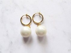 Hey, I found this really awesome Etsy listing at https://www.etsy.com/listing/520197588/clip-on-pearl-earrings-clip-on-wedding White Pearl Clip-on Earrings, White Pearl Clip-on Earrings With Pearl Charm, Pearl White Pearl Drop Clip-on Earrings, Bride Details, Non Pierced Earrings, Wanderlust Jewelry, Tarnished Jewelry, Seashell Jewelry, Back Necklace