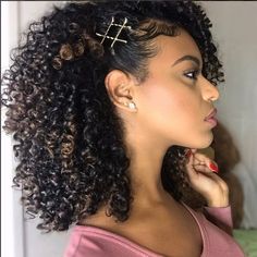 Bobby Pin Hairstyles, Natural Hair Community, Christmas Hairstyles, Curly Girl Hairstyles, Penteado Cabelo Curto, 짧은 머리, Gorgeous Christmas, Curly Hair Cuts, Party Hairstyles