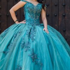 Like New Quinceanera Dress. Paid $1800 Asking For $1100. Emeral Green With Beautiful Beadwork And Train. Dress Also Has A Bustle. Elegant Green Floor-length Quinceanera Dress, Quinceanera Embellished Dress With Fitted Bodice, Embellished Blue Dress For Quinceanera, Embellished Fitted Bodice Dress For Quinceanera, Embellished Dress With Fitted Bodice For Quinceanera, Elegant Green Quinceanera Dress For Evening, Green Embellished Ball Gown, Elegant Ball Gown For Quinceanera, Fitted Quinceanera Dress