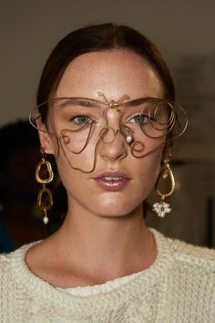 Face Jewellery, Handmade Wire Jewelry, Wire Work, Jewelry Inspo, Mode Inspiration, Milan Fashion, Fashion Week Spring, Primavera Estate