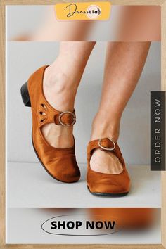 Tailored and Elegant General Garment Vintage Shoes Flats, Zapatos Mary Jane, Womens Low Heels, Dr Shoes, Buckles Fashion, Low Heel Pumps, Vintage Flats, Shoe Pattern, Low Heel Shoes