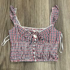 Flirty Red, White, And Blue Crop Top Popcorn Bottom With Keyhole At Bust Ruffle Strap Nwt Size Small Casual Summer Tops For Picnic, Trendy Red Tops For Picnic, Casual Gingham Cotton Crop Top, Casual Gingham Crop Top For Spring, Plaid Cotton Crop Top For Spring, Casual Red Top For Picnic, Casual Plaid Crop Top For Summer, Casual Gingham Tops For Beach, Casual Plaid Cotton Crop Top