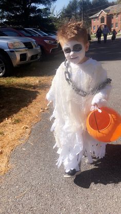 #fashion, #style, #outfitinspiration, #beauty Scary Ghost Halloween Costume, Boy Ghost Costume, Sheet Ghost Costume, Toddler Ghost Costume, Ghost Costume Kids, Diy Costumes For Boys, Boys Halloween Costumes Diy, Ghost For Halloween, Ghost Dresses