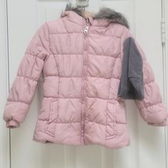 Nwt Weathertamer Kids Coat. Cozy Warm, Perfect For The Cold Months. Zipper Close, Pockets, Fur Trimmed Hood. Fleece Hat Included. Pink Outerwear For School In Fall, Pink Long Sleeve School Outerwear, Pink Hooded Cotton Outerwear, Pink Cotton Hooded Outerwear, Pink Winter Puffer Jacket With Pockets, Pink Puffer Jacket With Pockets For Winter, Pink Hooded Outerwear With Pockets, Long Sleeve Winter Outerwear For School, Casual Pink School Outerwear