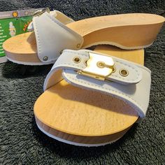 Wooden Orthopedic Sandals, Wuth Bumber Under The Toes. Orthopedic Wooden Clogs, Imported From Italy, Brand New, Never Used, Available Color White ! Very Comfy !!! 37 Eu = 6.5 / 7 Us (9 3/4 Inches) 24 Centimeters 1 1/2 Heel, 3/4 Plattform Adjustable Strap With Buckle Closure. Countoured Footbed For Confort And Support. Leather Upper White Open Toe Clogs With Cushioned Footbed, Dr Scholls Sandals, Orthopedic Sandals, Tan Leather Sandals, Rainbow Sandals, Miller Sandal, Rubber Flip Flops, Green Sandals, Strappy Sandals Flat