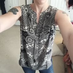 All Tops/Tanks/Blouses 2 For $12 3 For $15 4 For $16 Sleeveless Dressy Blouse By Rose And Olive. Size Medium...Never Worn! Great Condition. Casual Fitted Sleeveless Blouse, Sleeveless Black Blouse For Day Out, Olive Top, Dressy Blouse, Top Blouse, Blouses, Womens Tops, Black White, Size Medium