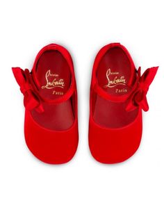 Crafted from Loubi red satin crêpe, the charming Lou Babe ballet flat has elegant lines and a timeless style. This model embodies Maison Christian Louboutin's savoir-faire and features a round toe as well as a tone-on-tone bow on the side. This shoe has an elasticated strap on the vamp and pull-tab on the heel making it easy to slip on and off. - Elasticated strap - Soft nappa leather upper, ideal for baby shoes - Signature red leather sole - Perfect for ceremonies - Baby version available in 3 Baby Wishlist, Dr Shoes, Baby Announcements, Crib Shoes, Baby Design, Girl Mom