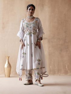 Editor's Note Presenting a sophisticated gray kurta adorned with intricate floral thread embroidery, elegantly highlighted with various embellishments. This chic ensemble is paired with pants, ... Floral Thread Embroidery, Embroidery Kurta, Zardozi Embroidery, Festive Collection, Indian Woman, Dupion Silk, Sharara Set, How To Hem Pants, Anarkali Suits