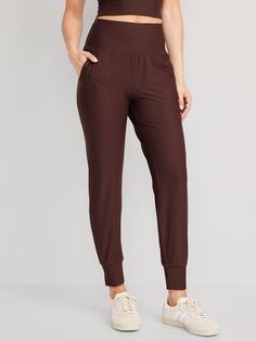 elasticized waistband on-seam hip pockets shirred detail banded cuffs go-dry wicks moisture sits at belly button fitted hip and thigh tapered leg hits just above ankle 26 1/2" regular inseam 24 1/2" petite inseam 30 1/2" tall inseam models are approx.  5'9" and wear sizes s (4), l (12), and xl (18) Accessories Idea, Women Jogger Pants, Workout Fits, Compression Fabric, Tall Clothing, Athleisure Outfits, Navy And Brown, Old Navy Women, Joggers Womens