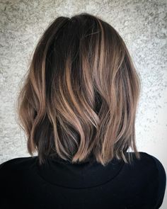 Balayage Fine Hair Brown, Short Hair Balayage Brunette, Short Brown Hair With Highlights, Short Ombre Hair, Hair Color Caramel, Caramel Hair, Ombré Hair, Penteado Cabelo Curto