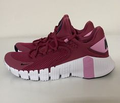 Pink Nike Running Shoes, Nike Workout Shoes, Womens Workout Shoes, Nike Metcon, Nursing Shoes, Pink Nikes, Workout Shoes, Cute Nike Shoes, Cute Nikes