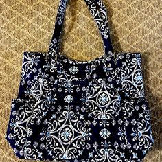 Ver Bradley Large Glenn’s Bag. Pattern Is Steel Blue Medallion. New With Tags. Elegant Blue Shoulder Bag With Cell Phone Pocket, Chic Blue Shoulder Bag With Cell Phone Pocket, Blue Bags With Pockets For Errands, Chic Blue Bags With Pockets, Blue Tote Bag With Cell Phone Pocket, Blue Tote Shoulder Bag With Cell Phone Pocket, Black Quilted Bag, Vera Bradley Disney, Vera Bradley Tote Bags