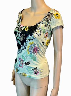 For Sale on 1stDibs - Roberto Cavalli S/S 2003 Chinoiserie Print Cutout Blouse Top Size S Chinoiserie Print, 00s Style, Cutout Blouse, Style Clothes, Roberto Cavalli, Blouse Top, Chinoiserie, S S, Fashion Outfits