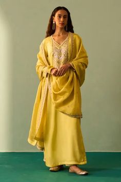 Shop for Angad Singh Yellow Silk Floral Embroidered Kurta Palazzo Set for Women Online at Aza Fashions Yellow Kurta, Kurta Style, Salwar Kamiz, Kurta Palazzo, Palazzo Pant, Palazzo Set, Yellow Silk, Embroidered Dupatta, Indian Bridal Outfits