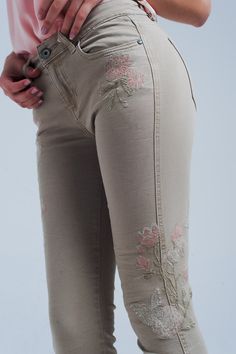 Beige jeans with Floral Embroidery. Treat yourself to a day filled with flowers when you wear these beige jeans adorned with floral embroidery on the legs. With a crinkled accent at the hems, you can tap into the trend that celebrates the undone look. We pair the jeans with our light pink cold shoulder top or our lace trim cami top in pink (both sold separately) and some chunky-heeled sandals to make the most of their ankle length and to complete the elevated casual look that these jeans can pro Jean Beige, Lace Trim Cami Top, Mens Lightweight Jacket, Beige Jeans, The Undone, Elevated Casual, Jeans Beige, Types Of Jeans, Lace Trim Cami