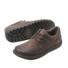 This 3-eyelet lace-up is a great everyday casual. A padded leather collar cushions the foot around the ankle, while a cushioned microfiber footbed pads the foot with every step. Classy Sandals, Mens Ankle Boots, Shoes And Boots, Born Shoes, Leather Collar, Eyelet Lace, Toe Shoes, Mens Sandals, Beautiful Shoes