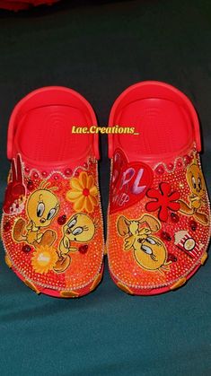 Lae Creations designs and sells custom crocs, shoes and clothes. The items a personalized to fit the customers occasion, event and/or personal interests. Custom Crocs Shoes, Croc Designs, Crocs Custom, Custom Crocs, Hacks Clothes, Bling Shoes, Girly Accessories, Fashion Hacks, Fashion Hacks Clothes