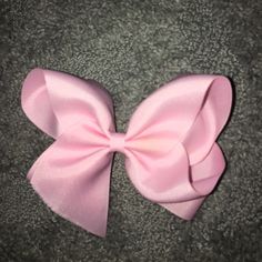 Super Cute Pink Hair Bow. Never Worn. Clip In. Cute Pink Hair, Pink Clip, Pink Hair Bow, Pink Hair Bows, Clip In Hair, Kids Hair Accessories, Pink Bow, Clip Ins, Cute Pink