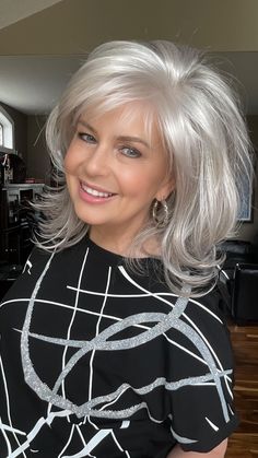 Instagram Shoulder Length Hair Styles For Women, 70 Hair, Short Face, Hair Doo, Silver Haired Beauties, My New Haircut, Caramel Cream, Silver Hair Color, Silver Grey Hair