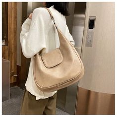 Material: PU
Texture: Soft
Closed: Zipper
Size: 13.6"L x 3.1"W x 11.4"H in; It is enough to hold daily stuffs including cell phones, sunglasses, wallet, key etc.
Baldric: Adjustable shoulder strap Solid Hobo Bag With Zipper Closure For Travel, Solid Color Hobo Bag With Zipper For Travel, Casual Hobo Bag With Zipper For Office, Casual Shoulder Bag With Zipper Closure For Office, Retro Shoulder Bag, Work Handbag, Simple Retro, نظارات شمسية, Bag Suitcase